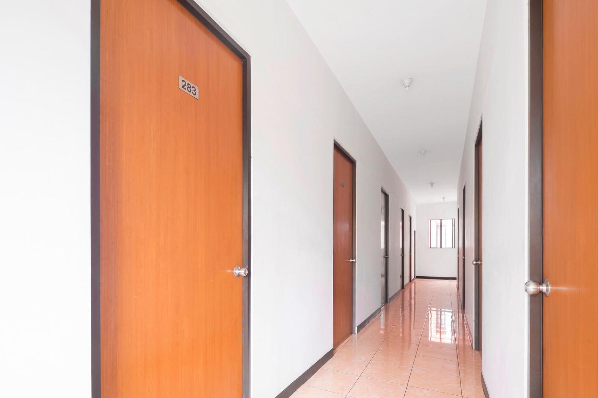 Super Oyo 866 Idola Residence Jakarta Exterior foto