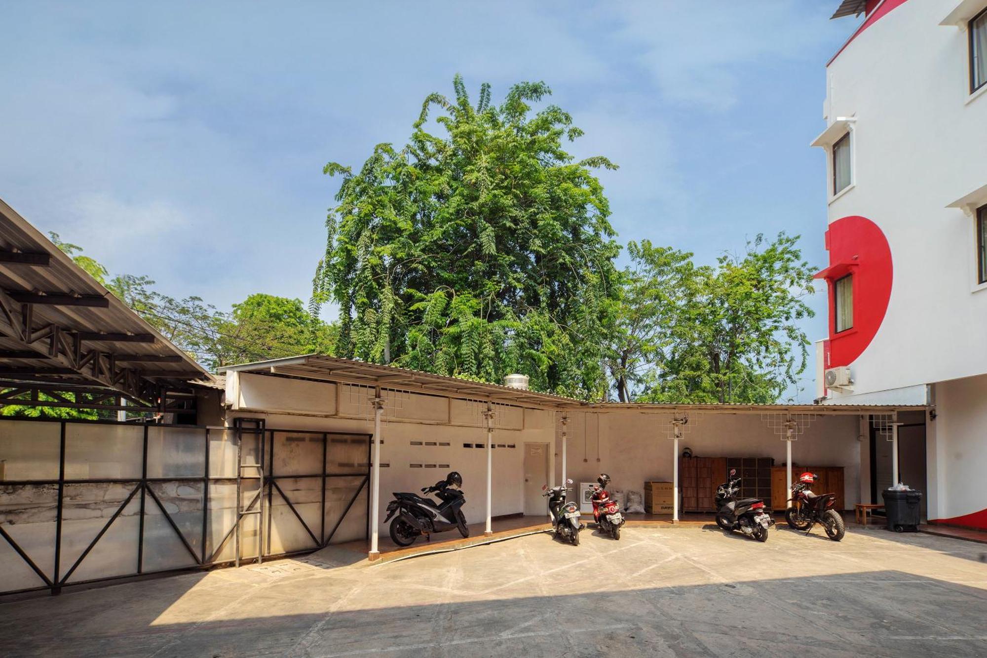 Super Oyo 866 Idola Residence Jakarta Exterior foto